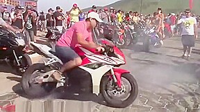 Motoencuentro en Brasil Chicas culonas en tanga