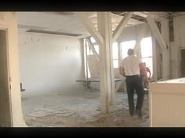 Musculosos follando en sitio abandonado