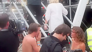 Naked on Stage-123 N14