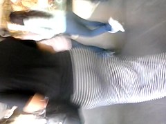 Nalgona flaca en vestido largo