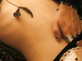 Nathalia Dill and Livia de Bueno - Paraisos Artificiais - HD