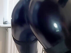 Nickis First Strap-on Pegging