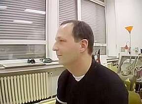 Nymphomane Schwarze fickt mit 3 Maennern