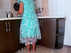 Peeping Under The Skirt Of A Mature Housewife And Anal Sex In A Big Ass