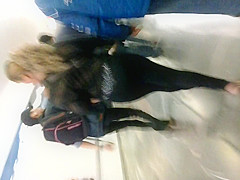 Persiguiendo a una sexy Milf en el metro