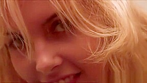 Playgirl Takes A Bath And Teases Her Arousing Pussy Hole