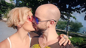 Porn actor and sexcoach Jean-Marie Corda reveals sex tips: How to please a girl