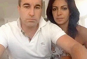 Pretty Couple plays on chat Uk are good