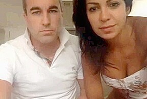 Pretty Couple plays on chat Uk are good