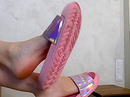 Princess Kirstins Dangling With Black High Heels And Sexy Pink Slippers - SoloAustria