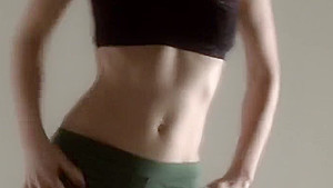 Razdery Noga In Tight Yoga Pants