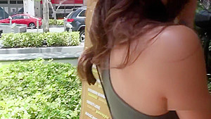 Real American model fucks for fast cash in public