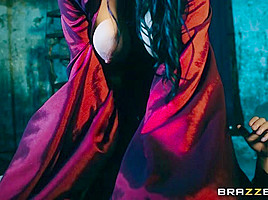 Romi Rain Xander Corvus in Queen Of Thrones: 2 A XXX Parody - BrazzersNetwork
