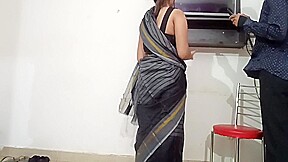 Salu Bhabhi Seduces Tv Mechanical For Sex With Clear Hindi Audio