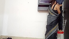 Salu Bhabhi Seduces Tv Mechanical For Sex With Clear Hindi Audio
