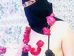 Sehar Umar Was Welcomed By The Customer With Flowers