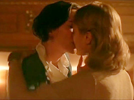 SekushiLover - Celebrity Girl on Girl Kissing