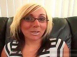 Sex mit einer heien deutschen Blondine mit brille