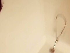 Sexy  Bbw  Ellie Plays with her Pussy In The bath