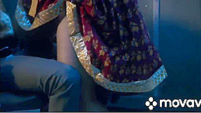 Sexy Bhabi Seducing In Bus