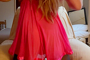Sexy Shemale Rileydix Is Teasing And Has A Great Ass