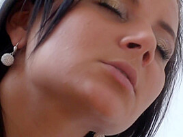 Sexy Teen Fingers Herself And Masturbates - HardcoreSolo