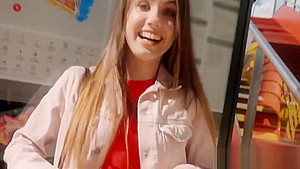 Sexy amateur Eurobabe gets fucked in an abandoned place