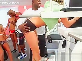 Sexy foxes treat every other with fresh cunt juices