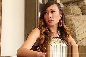 Sexy trannies Brandi and Venus Lux having sex in a kitchen