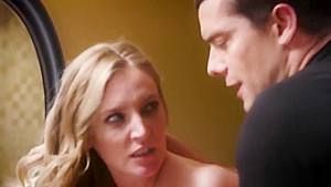 Sexy wife Mona Wales gets an intense rough sex