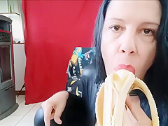 Sfigato Minidotato: Umiliato Da Una Banana