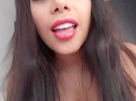 Small Package With Kesha Ortega - HeavyOnHotties