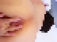 Smartphone personal shooting I tried to make a married woman squirt from the back with a handjob v 315