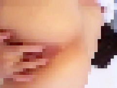 Smartphone personal shooting I tried to make a married woman squirt from the back with a handjob v 315