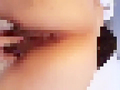 Smartphone personal shooting I tried to make a married woman squirt from the back with a handjob v 315