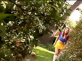 Snow White pees after sucking a dick