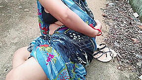 Sonal Bhabhi Ganv Ke Bahar Bridge Par Fingering Karti Huyi Public Me