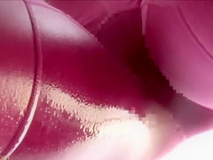 Sporty Japanese biker wets her tights with piss