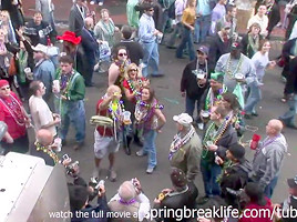 SpringBreakLife Video: Mardi Gras Flashers