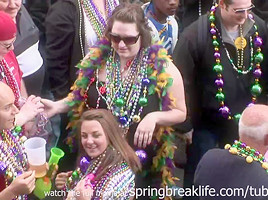 SpringBreakLife Video: Mardi Gras Flashers