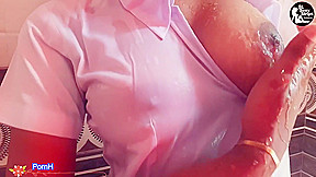 ඉස්කෝලේ ඇරිලා ඇවිත් කෙල්ල නාන ගමන් Sri Lanka Bath And Sexy Dance After School Sinhala