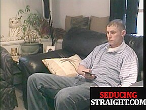 Straight guy gets sucked off and tugged by DILF till cum