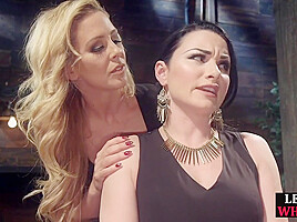 Strapon lez domina fucks BDSM MILF with dildostick n strapon