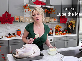 Stuffing Her Thanksgiving Pussy - MYLF