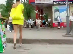 Surprise in sweet girl's upskirt