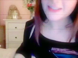 Sweet Teenie flashing her boobs