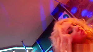 Sweet idols give head and enjoy pounding and groupsex