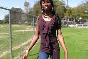 TS black amateur tugging on her massive dong