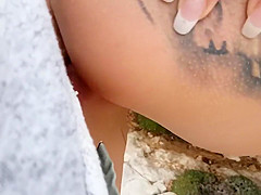 Tatowierte deutsche Vicky wird im freien auf Malle gefickt! Teil 2! POV
