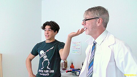Teaching The Assistant A Lesson - Julian Jaden & Richard Lennox